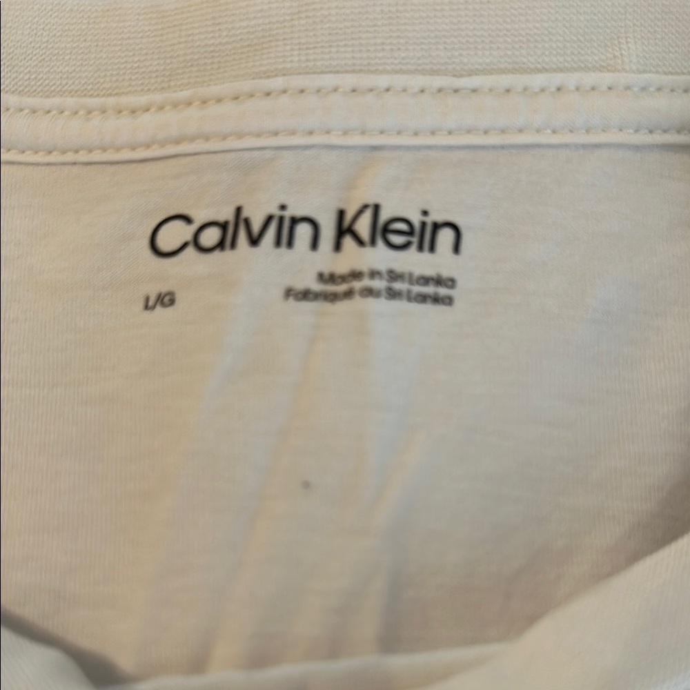 Calvin Klein Blue and White Graphic T-Shirt - Picture 2 of 3